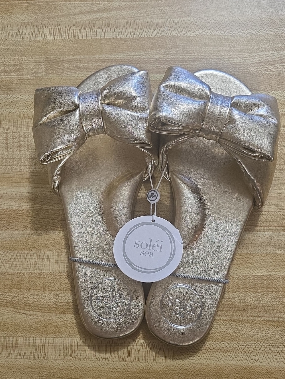 Solei Sea Metallic Bow Slide Sandals - Champagne Size 8 NWT